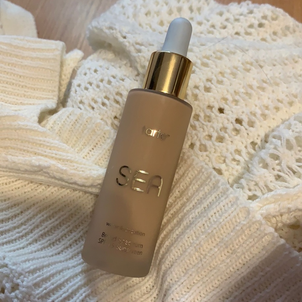 Tarte Sea Foundation in light neutral